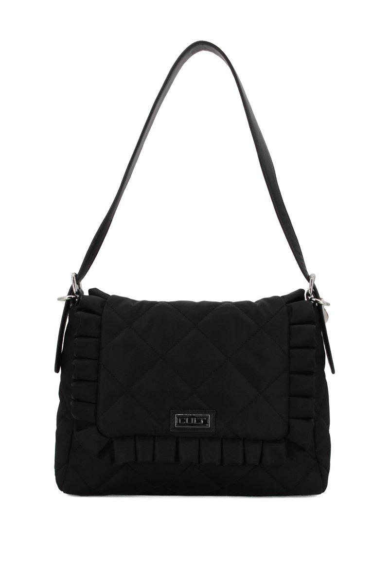 Borsa a tracolla in tessuto trapuntato nero con patta frontale a balze, tracolla regolabile e dettagli in metallo argentato. Design compatto e strutturato.