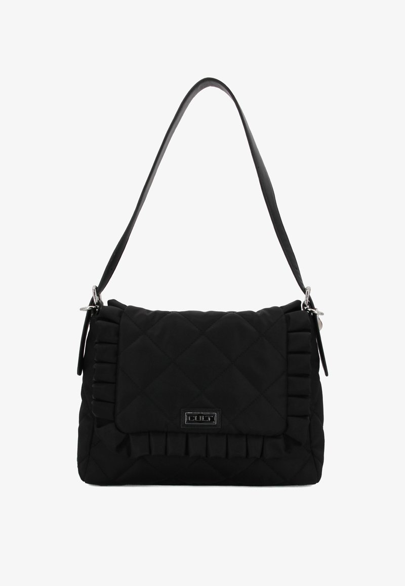 Borsa a tracolla in tessuto trapuntato nero con patta frontale a balze, tracolla regolabile e dettagli in metallo argentato. Design compatto e strutturato.