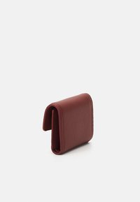 Coccinelle CAMPUS - Denarnica - rosewood