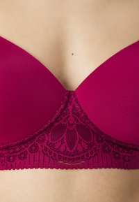 Thumbnail Image 5