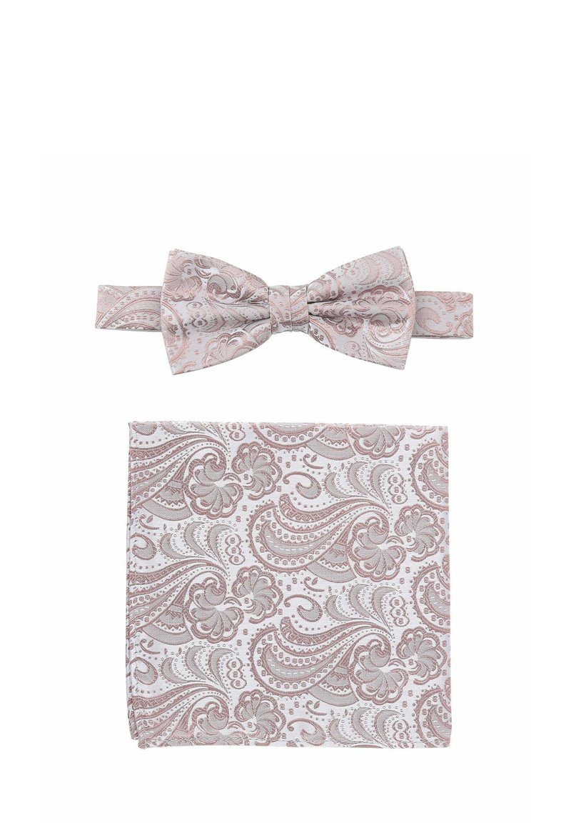 Fliege und Einstecktuch-Set in hellrosa mit Paisleymuster und metallischen Akzenten. Die Fliege hat einen verstellbaren Riemen; das Einstecktuch ist ordentlich gefaltet.