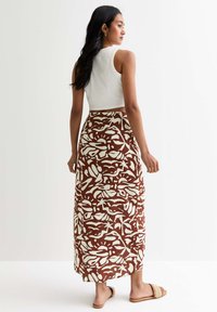 New Look SHELL PRINT TIE FRONT SARONG - Gonna lunga - brown pattern