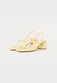 Call it Spring KIIRA - Sandali - light yellow