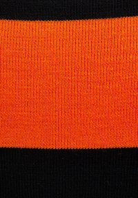 TURTLENECK STRIPED  - Stickad tröja - black