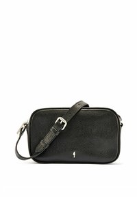 Czarna skórzana torba na ramię z fakturą przypominającą kamyk, prostokątny kształt, regulowany pasek i srebrne akcenty metalowe.