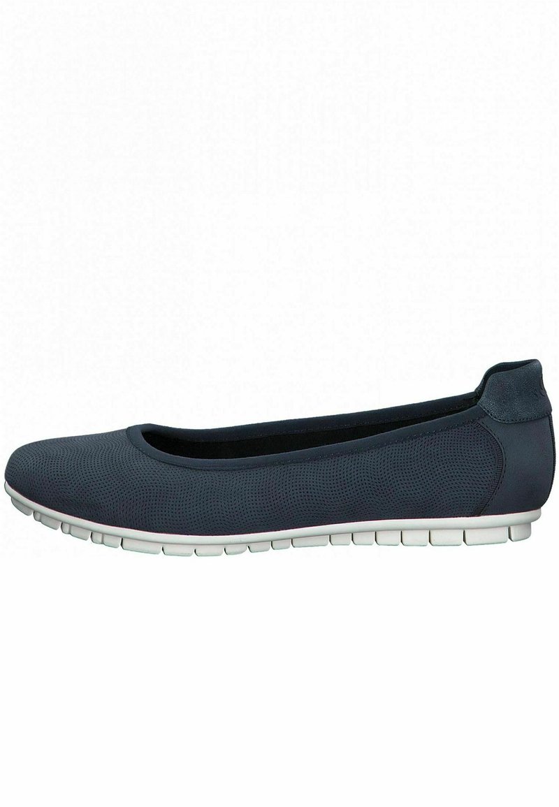 Chaussure plate bleu marine perforée à enfiler, avec bout arrondi et semelle en caoutchouc blanc souple.