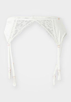 Garter belt en satin blanc avec des détails en dentelle, des bretelles ajustables et des accents en métal rose doré. Il présente des bordures en dentelle complexe et une finition lisse.