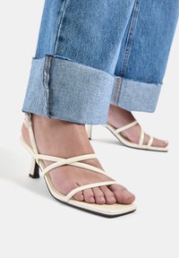 PULL&BEAR - Sandalen - beige Miniatuurafbeelding 1