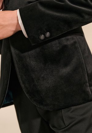 Next Americana - black