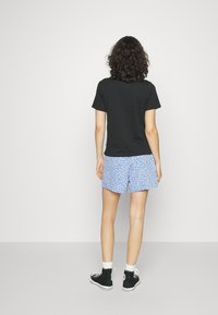 Monki Calções - lilac/pink