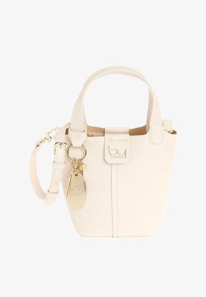 Piccola borsa a mano in pelle con texture color crema, manici corti, tracolla regolabile, logo dorato e portachiavi dorato allegato.