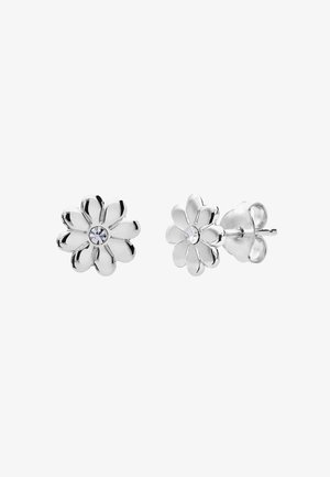Des boucles d'oreilles en argent en forme de fleur avec six pétales arrondis, chacun doté d'une pierre claire centrale. Fini poli et fermeture à tige.
