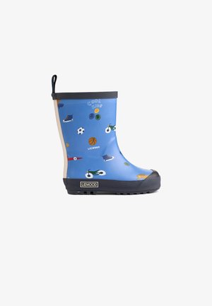 Niebieski gumowy kalosz z wesołymi wzorami sportów i pojazdów, czarną podeszwą i szarym wykończeniem u góry. Logo brzmi "LIEWOOD."