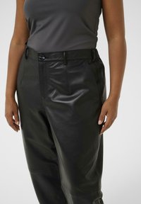 Kaffe Curve TERA - Pantalon en cuir - black deep