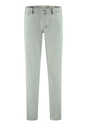 Lichtgrijze slim-fit jeans met knoopsluiting aan de voorkant, ritssluiting, riemlussen en vijfzakkenontwerp, afgebeeld op een witte achtergrond.