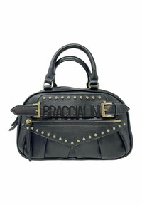 Borsa a tracolla in pelle nera con accenti a borchie, scomparto con zip e etichetta incisa "BRACCIALINI". Presenta un design strutturato con manici superiori.