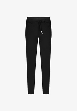 Zwarte tapered broek van gladde stof, met een elastische tailleband, zijzakken en een minimalistisch ontwerp zonder zichtbare patronen.