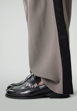 sacha PENNY  - Instappers - black