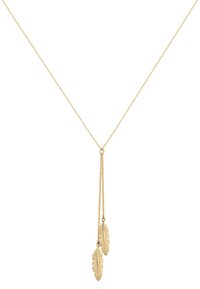 Guldring med en delikat kæde og to bladformede vedhæng, hver med detaljeret årer.