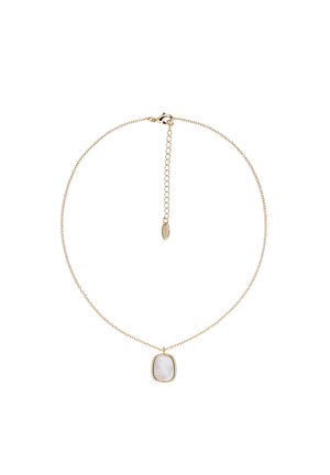 Collier délicat en chaîne dorée avec pendentif rectangulaire en nacre blanche et fermoir réglable avec maillons d’extension.