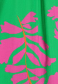 Key Largo KYOTO V-NECK - Freizeitkleid - grass green
