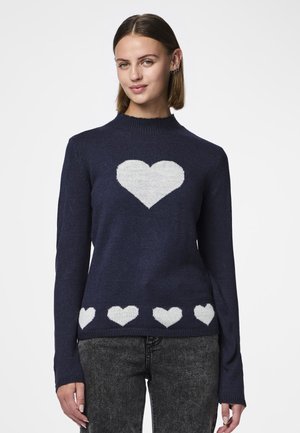 Marineblå sweater med et struktureret hvidt hjerte-design på forsiden og mindre hjerter langs den nederste kant, med ribkant ved halsen og manchetterne.
