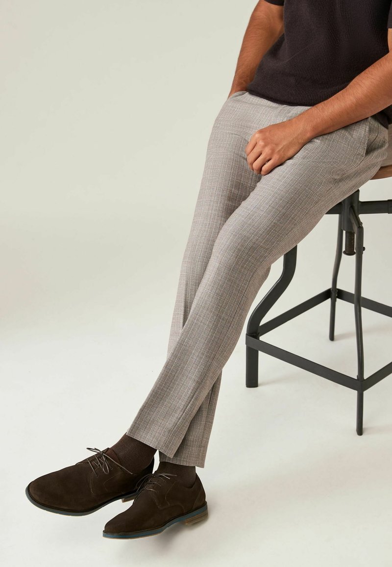 Next DERBY - REGULAR FIT - Zakelijke veterschoenen - brown