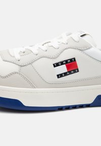 Tommy Jeans Tenisice - stratus grey