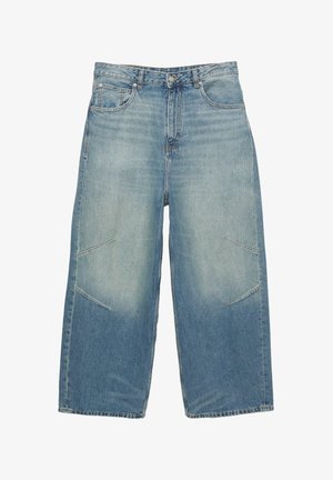 Jeans a gamba larga in denim blu chiaro con una leggera finitura sbiadita, due tasche anteriori e dettagli di cucitura angolare sulle gambe.