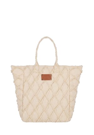 Borsa tote beige con motivo a diamante testurizzato, manici corti e una piccola toppa rettangolare in pelle al centro davanti.