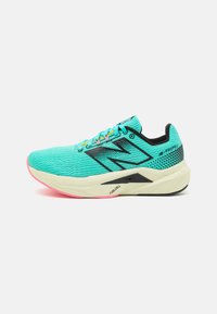New Balance FUELCELL PROPEL V5 - Løpesko for vei - green