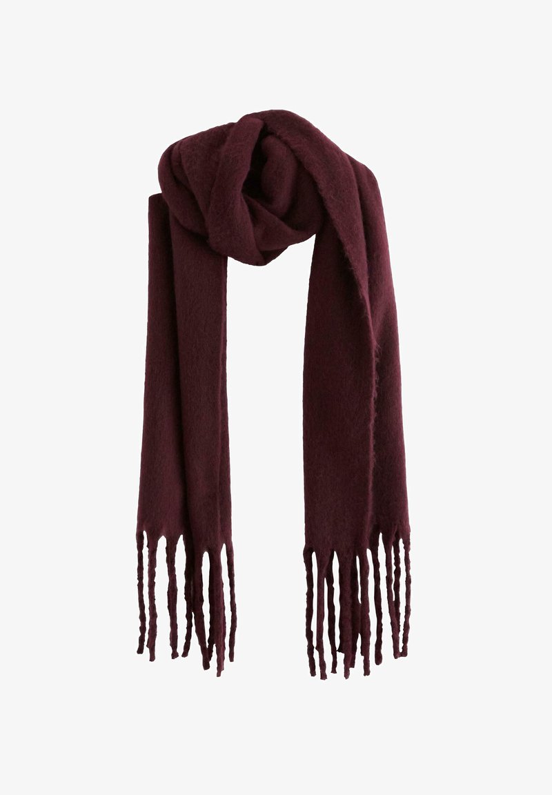 Écharpe longue et douce de couleur bordeaux avec des franges tressées aux deux extrémités sur fond blanc.