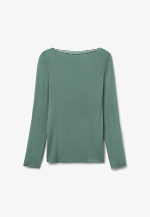 Haut à manches longues, vert, en tissu doux, présentant un décolleté large et une coupe droite avec un détail d'ourlet non fini en bas.