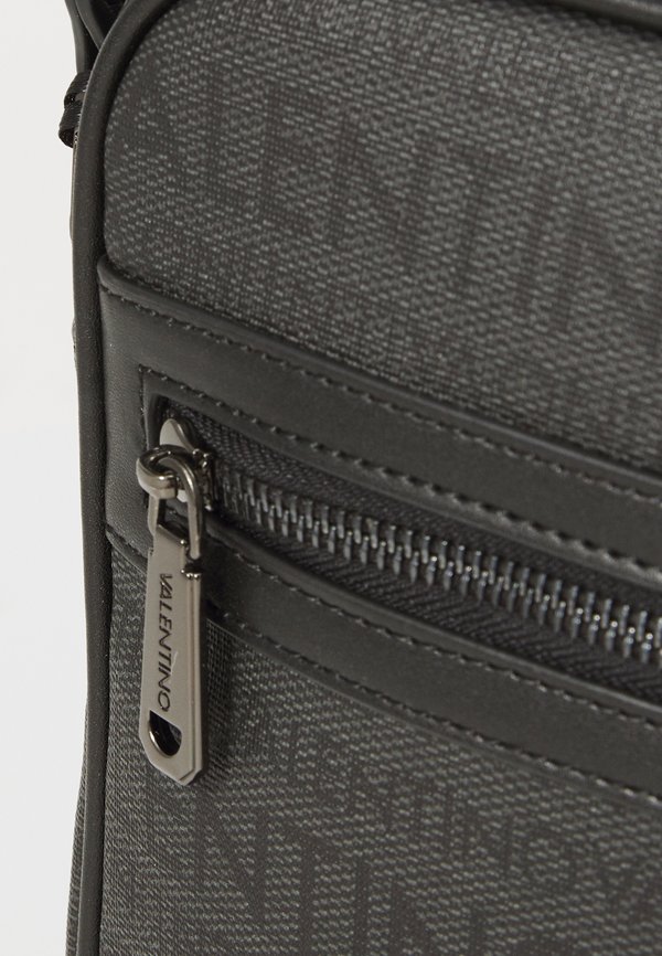 BILLION - Cross body bag4