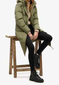 Superdry & Co Abrigo de invierno - khaki