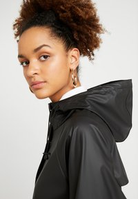 ICHI IHTazi - Vízálló dzseki - black