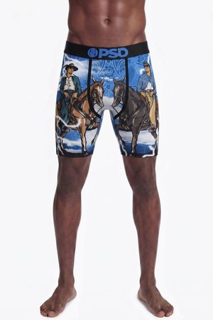 Boxer da uomo con sfondo blu raffigurante due cowboy a cavallo che si affrontano e logo PSD in vita.