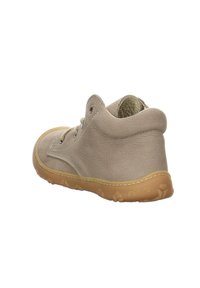 Botas de cuero beige hasta el tobillo con suela de goma, costuras en contraste y dos ojales para los cordones. Punta redondeada y cuello acolchado para mayor comodidad.