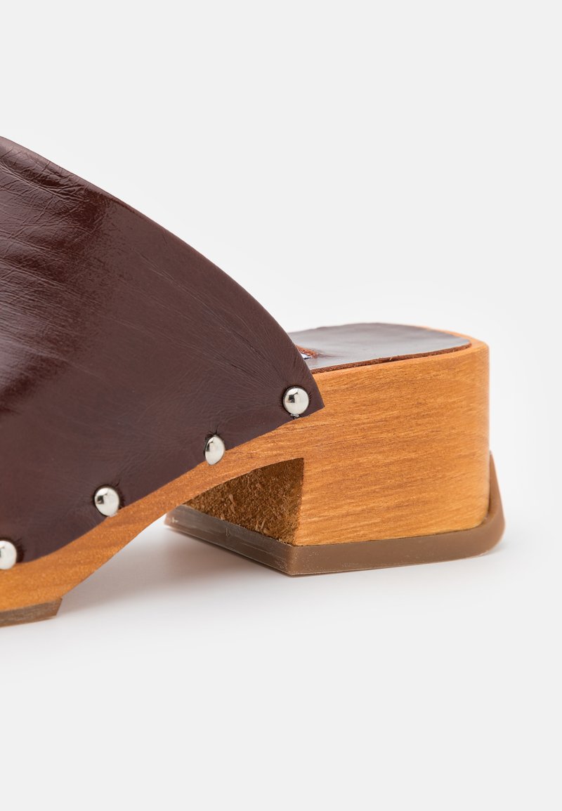 Damen Bekleidung | MIISTA ALLISON Clogs tangerine/cognac - VA01833 Damen Bekleidung | MIISTA ALLISON Clogs tangerine/cognac - VA01833
