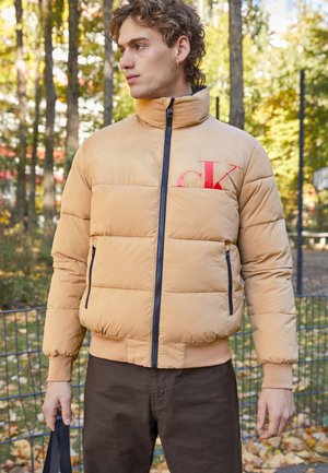 CUT OFF PUFFER - Vinterjakke - timeless camel