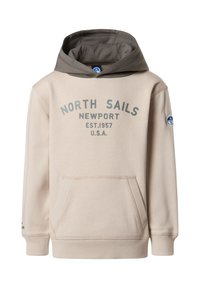Sudadera beige con capucha gris, que presenta el texto "NORTH SAILS" en verde. Incluye un bolsillo frontal y puños elásticos. Material de mezcla de algodón.