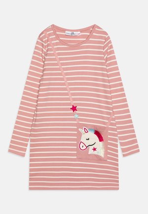 Rosa-weiß gestreiftes langärmeliges Kleid mit einer aufgenähten kleinen Tasche, die einen Einhornkopf und bunte Sternverzierungen zeigt.