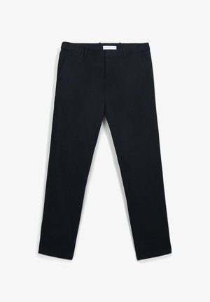 Marineblaue Hose aus glattem Stoff. Verfügt über ein gerades Bein-Design mit Gürtelschlaufen und Seitentaschen. Minimalistischer Stil ohne Muster.