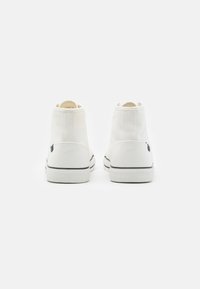 Pier One UNISEX - Kõrge servaga tossud - white