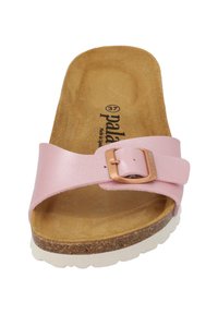 Infradito rosa con una fascia larga che presenta una fibbia in oro rosa, plantare in sughero e suola in gomma bianca, progettata per comfort e supporto.