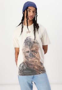 GAP TEE - Marškinėliai su spaudiniu - chino