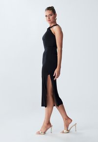 BWLDR LILLIA MIDI  - Trikotāžas kleita - black