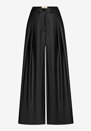 Czarne spodnie o szerokich nogawkach z przednimi zakładkami, talią zapinaną na guzik oraz ukrytym zamkiem błyskawicznym.