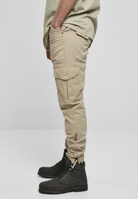 Southpole Cargobukse - khaki