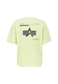 Camiseta de algodón verde claro con un atrevido logo gráfico en negro y texto en la parte posterior, de manga corta y un diseño de corte relajado.